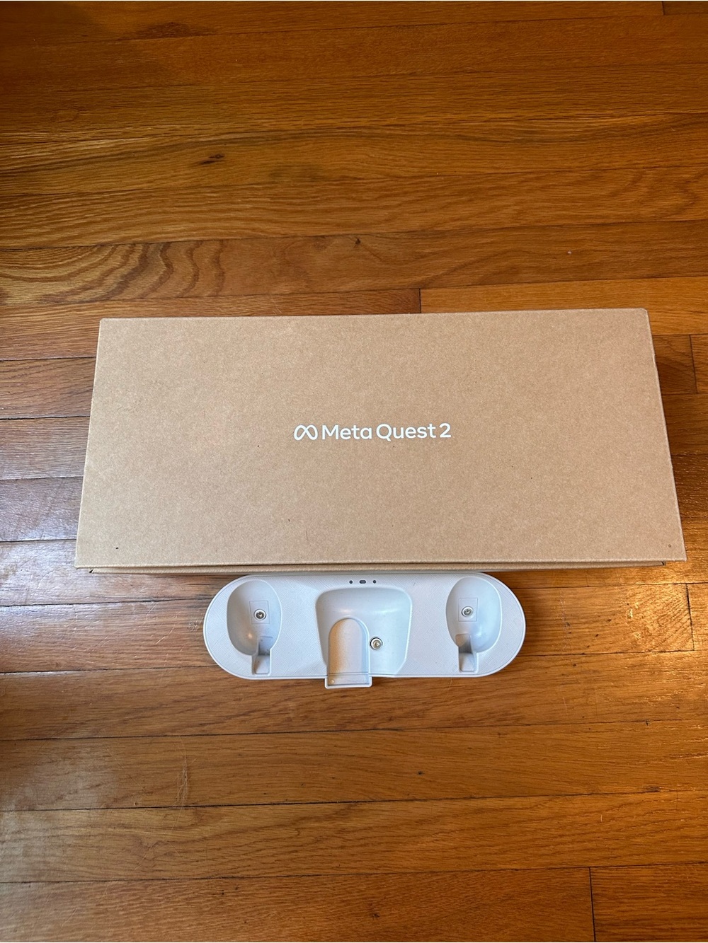 Meta Quest 2 VR Set AND Wireless Charging Dock in White